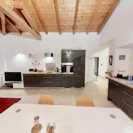 Lucy's * 트리에스테